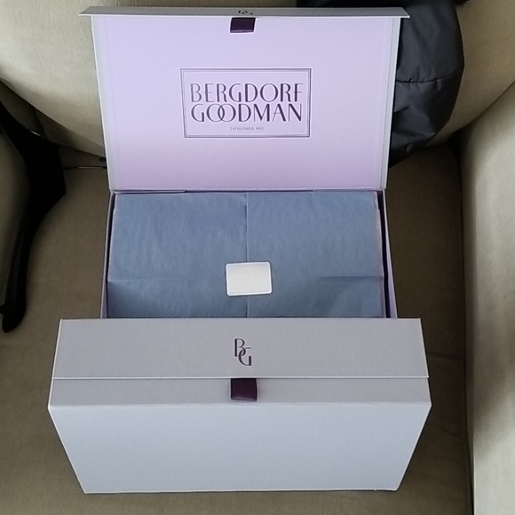 Bergdorf Goodman 2 Shopping Bags Medium Purple Authentic 16” X 10.75” X 6.5”